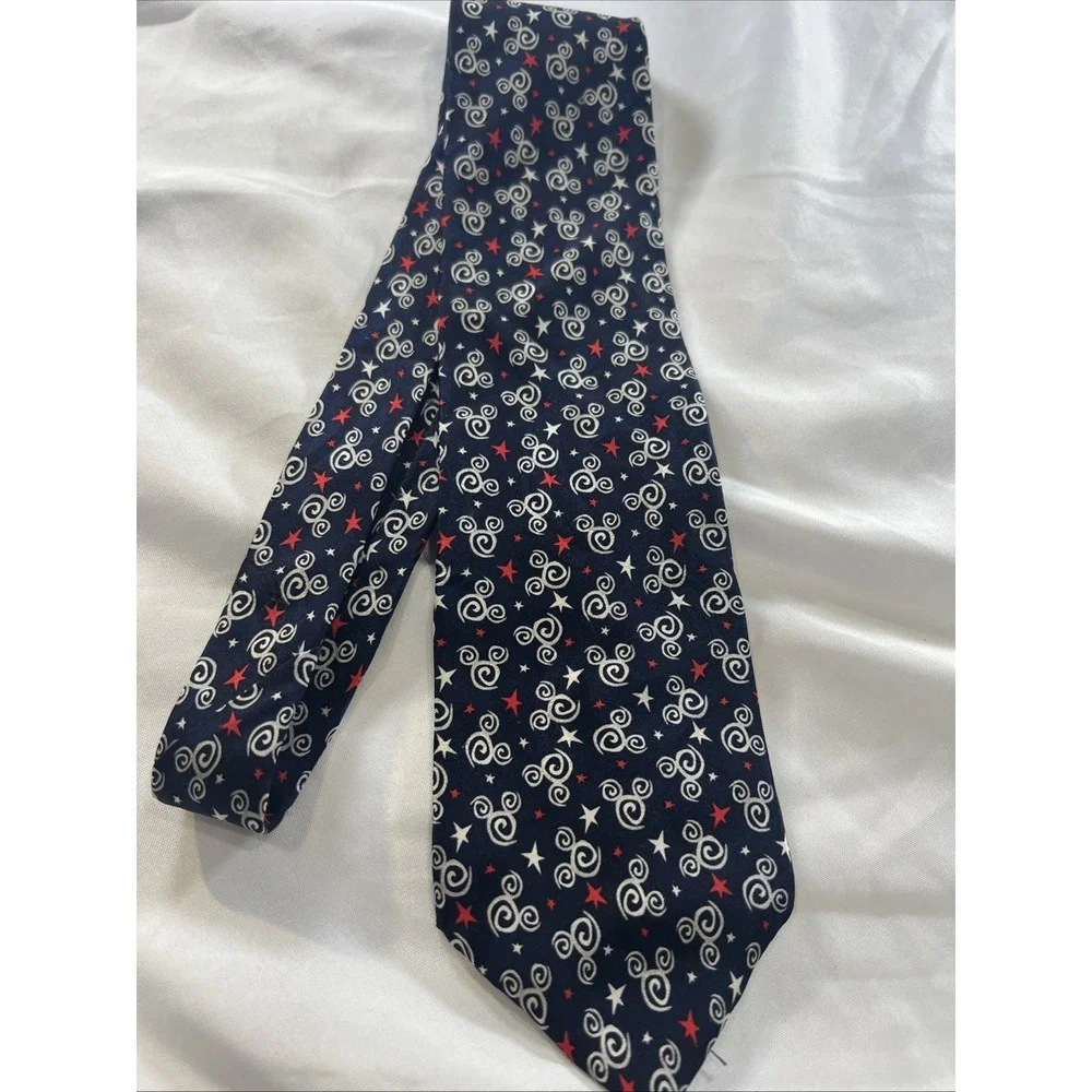 The Disney Store Mickey Mouse and Hearts Black‎ Geometric Necktie 100% Silk 469